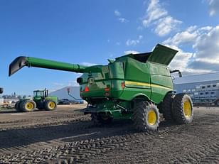 Main image John Deere S780 5