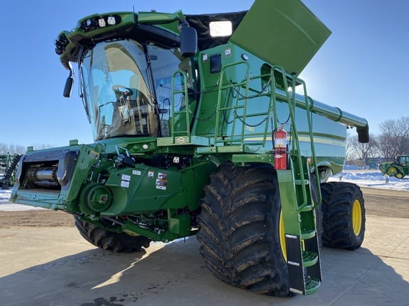 Main image John Deere S780