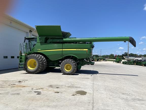 Image of John Deere S780 equipment image 4