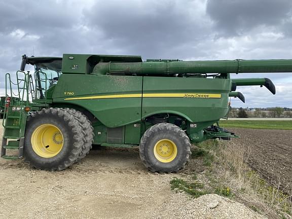 Image of John Deere S780 equipment image 1