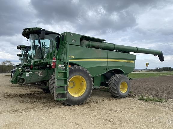 Image of John Deere S780 equipment image 2