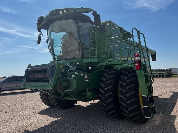 Image of John Deere S780 equipment image 1