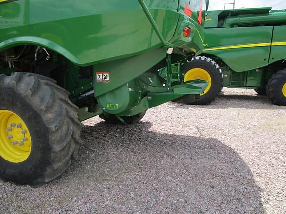 Image of John Deere S780 equipment image 4