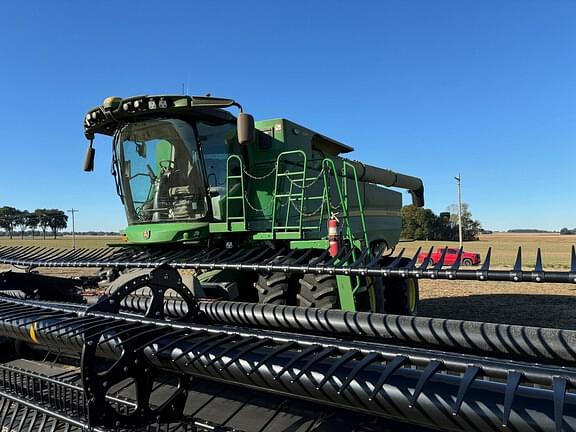 Image of John Deere S780 equipment image 4