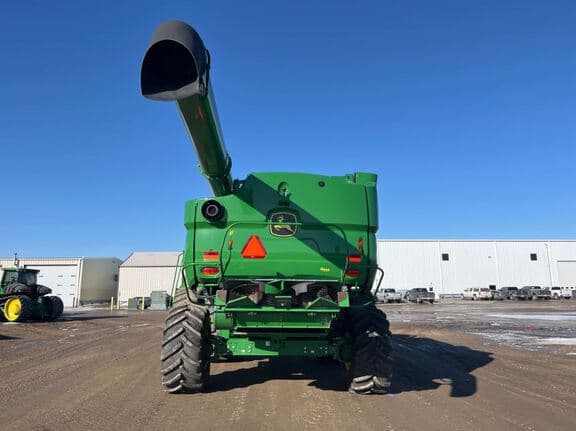 Image of John Deere S780 equipment image 3