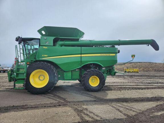 Image of John Deere S780 equipment image 1