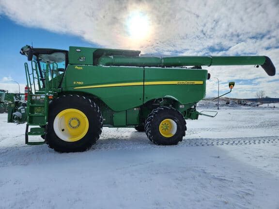 Image of John Deere S780 equipment image 1
