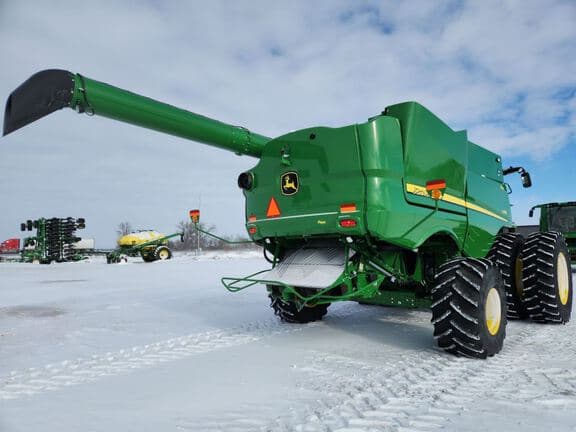 Image of John Deere S780 equipment image 4