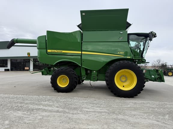 Image of John Deere S780 equipment image 1