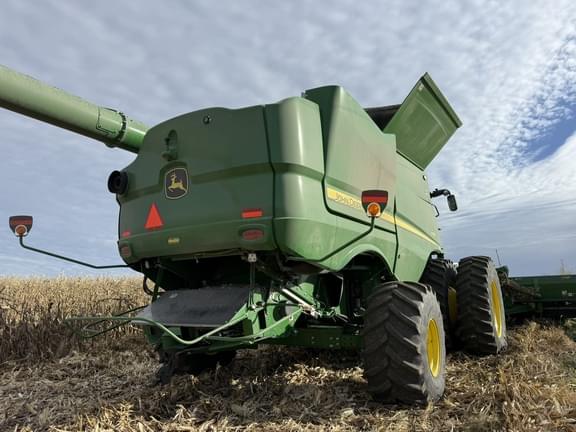 Image of John Deere S780 equipment image 2