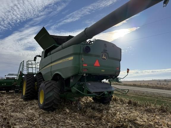 Image of John Deere S780 equipment image 3