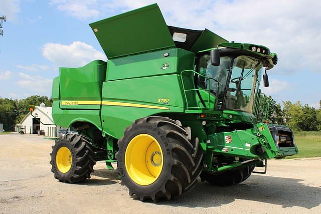 Image of John Deere S780 equipment image 1