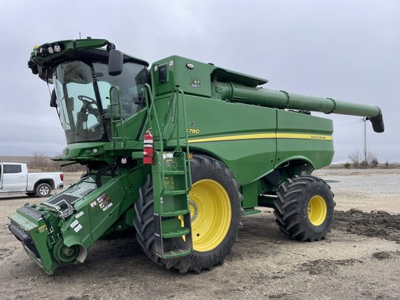 2022 John Deere S780 Equipment Image0