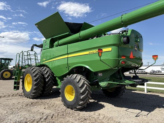 Image of John Deere S780 equipment image 2