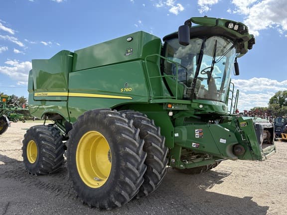 Image of John Deere S780 equipment image 3