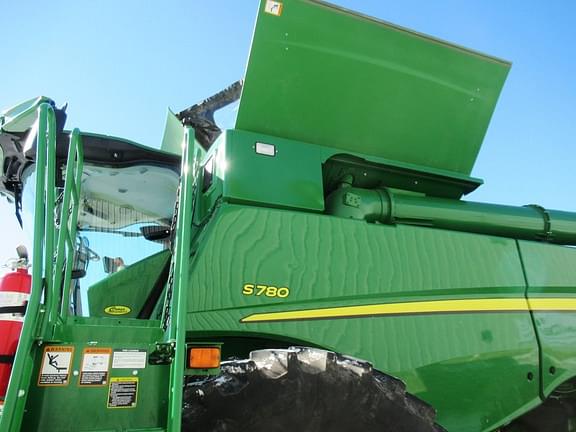 Image of John Deere S780 equipment image 4