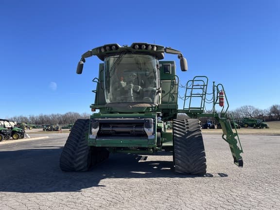 Image of John Deere S780 equipment image 4