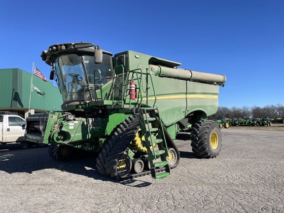 2022 John Deere S780 Equipment Image0