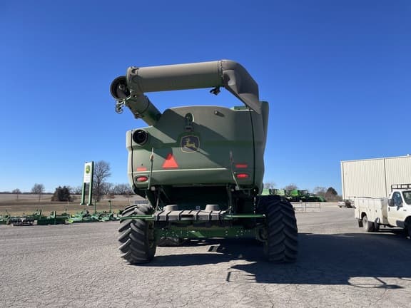 Image of John Deere S780 equipment image 4