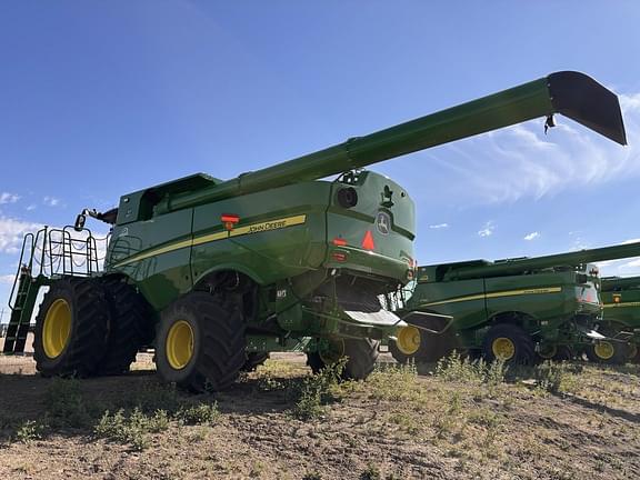 Image of John Deere S780 equipment image 2