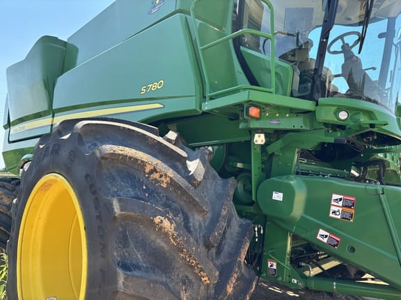 2022 John Deere S780 Equipment Image0