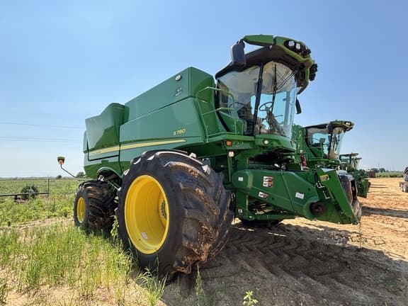 Image of John Deere S780 equipment image 1