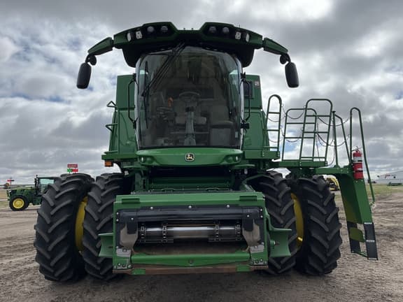Image of John Deere S780 equipment image 2
