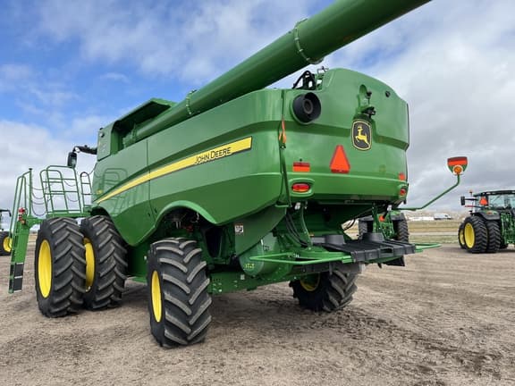 Image of John Deere S780 equipment image 3