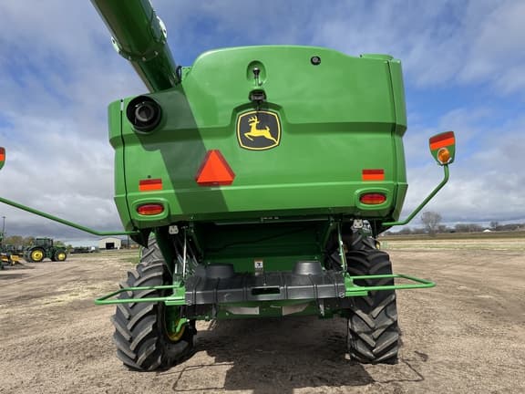 Image of John Deere S780 equipment image 4
