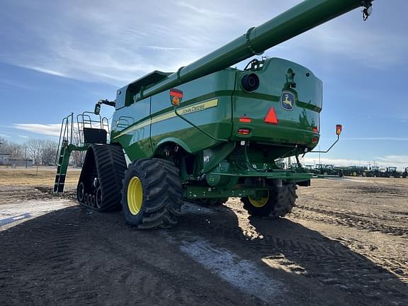 Image of John Deere S780 equipment image 3