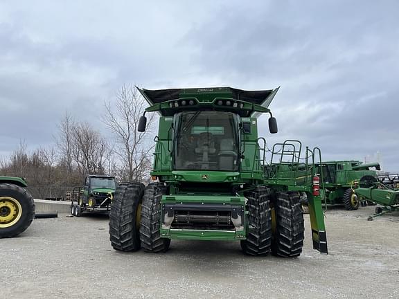 Image of John Deere S780 equipment image 1