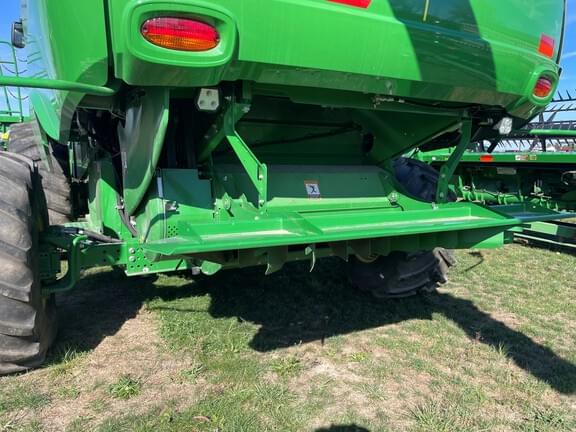 Image of John Deere S780 equipment image 4