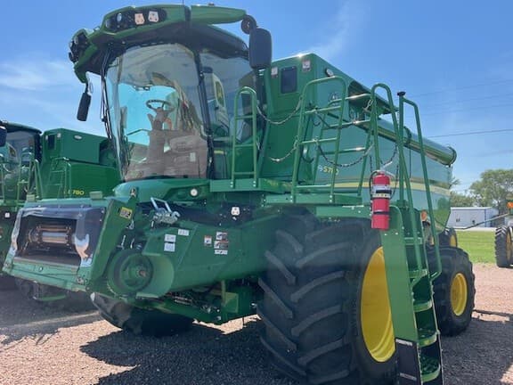 Image of John Deere S780 equipment image 4