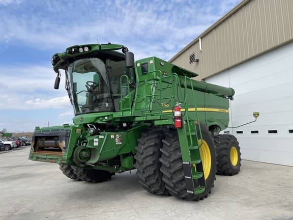 Image of John Deere S780 equipment image 2