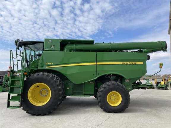 Image of John Deere S780 equipment image 4