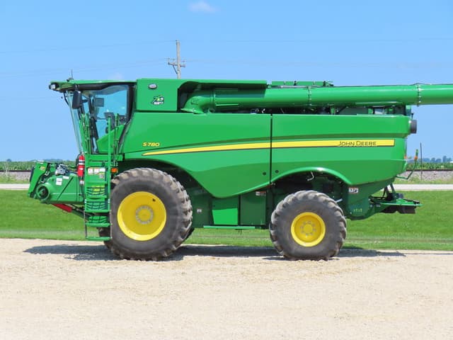 Image of John Deere S780 equipment image 1
