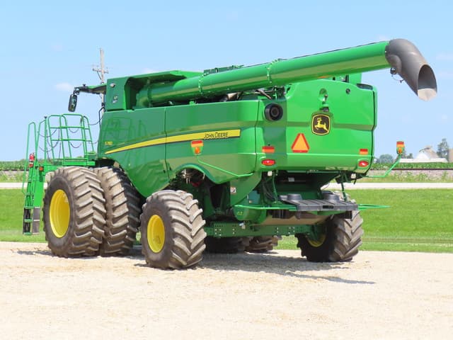 Image of John Deere S780 equipment image 2