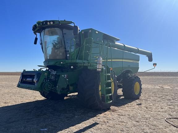 Image of John Deere S780 equipment image 1