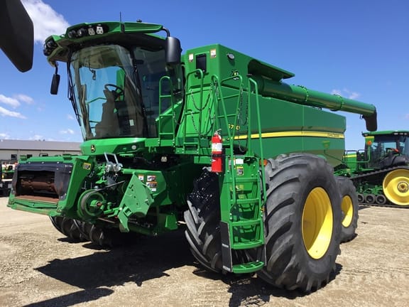 2022 John Deere S780 Equipment Image0