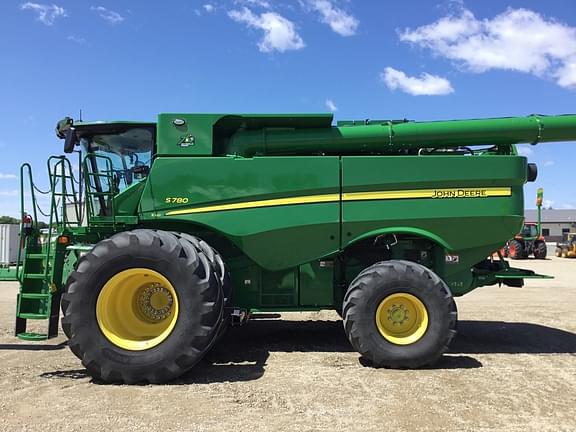 Image of John Deere S780 equipment image 2