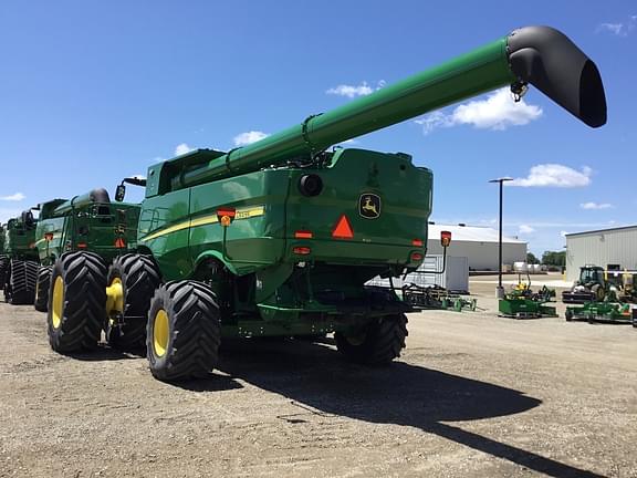 Image of John Deere S780 equipment image 4