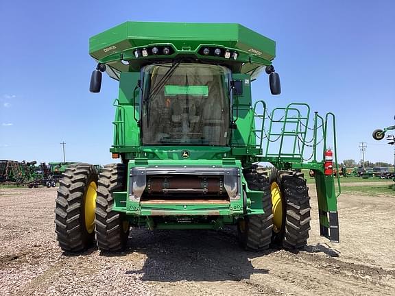 Image of John Deere S780 equipment image 1