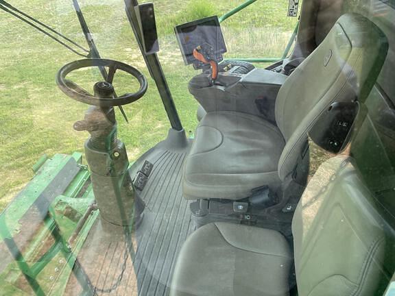 Image of John Deere S780 equipment image 4