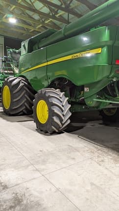 Image of John Deere S780 equipment image 1
