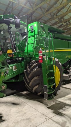 2022 John Deere S780 Equipment Image0