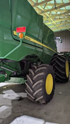 Image of John Deere S780 equipment image 4