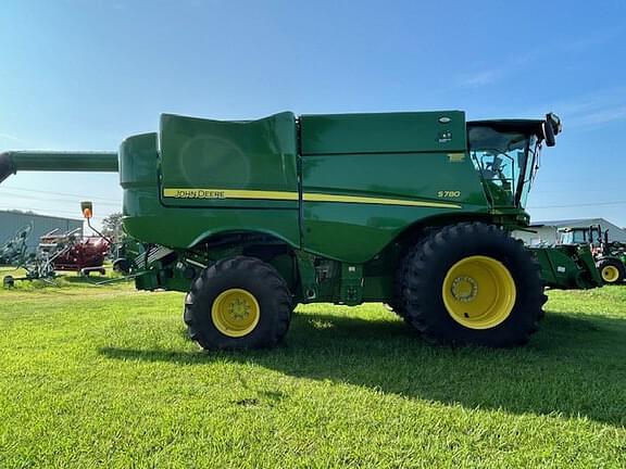 Image of John Deere S780 equipment image 3