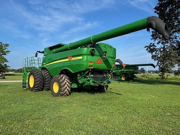 Image of John Deere S780 equipment image 1