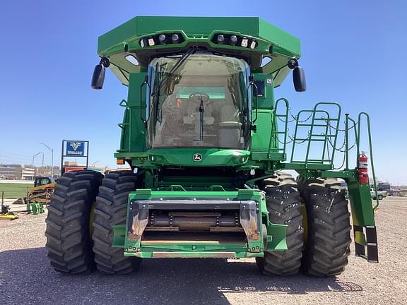 Image of John Deere S780 equipment image 1