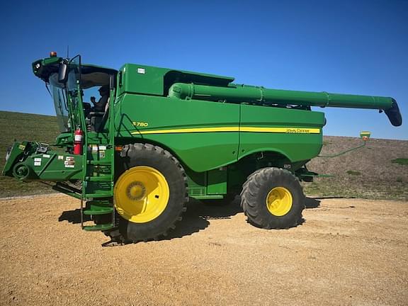 Image of John Deere S780 equipment image 1
